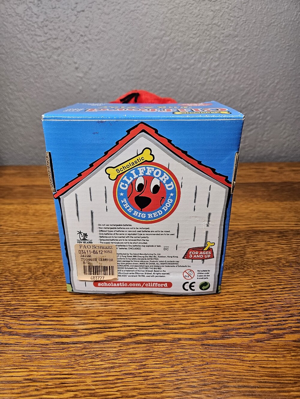 Clifford the Big Red Dog Tug And Play - Picture 4 of 8